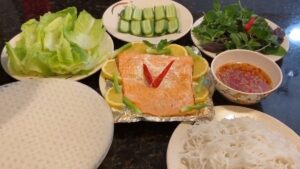 cá nướng cuốn bánh tráng