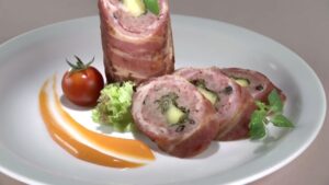 bò cuộn lá quế