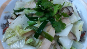 cải thảo xào nấm đùi gà