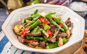 thịt bò xào măng tây