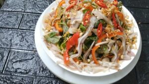 gỏi rau càng cua tai heo