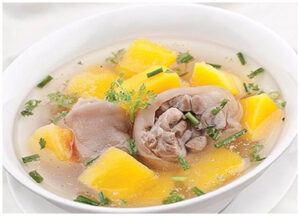 giò heo hầm đu đủ