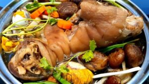 giò heo tiềm thuốc bắc