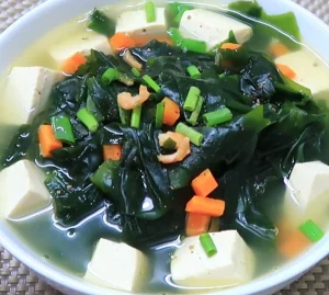 Canh rong biển nấu tôm