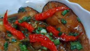 cá hú kho nước dừa
