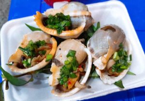 Cách chế biến Ốc tỏi nướng mỡ hành