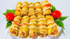 bánh sandwich cuộn xúc xích