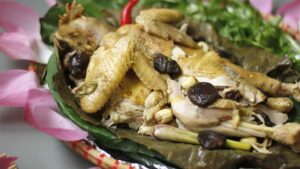 gà hấp lá sen