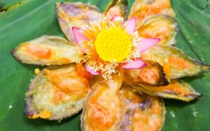 snack cánh hoa sen