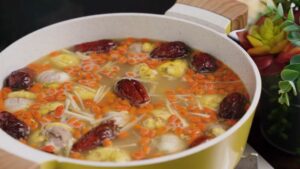 súp hột vịt lộn