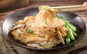 bún xào cải chua