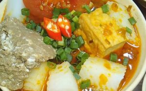 bánh đúc riêu cua