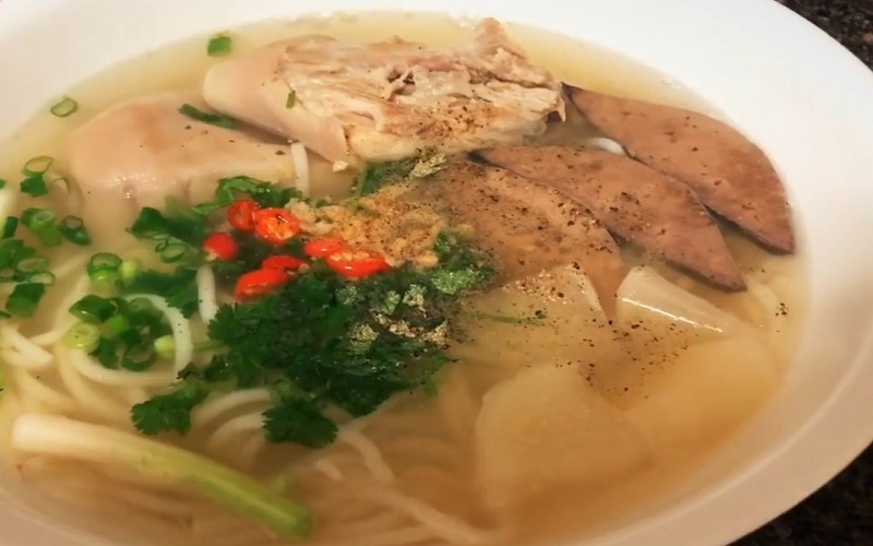 bánh canh đuôi heo