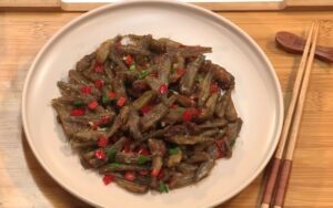 cá lòng tong rim nước mắm