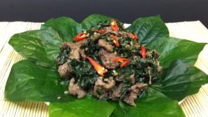 Bò xào lá lốt. Nguồn: Điện máy XANH